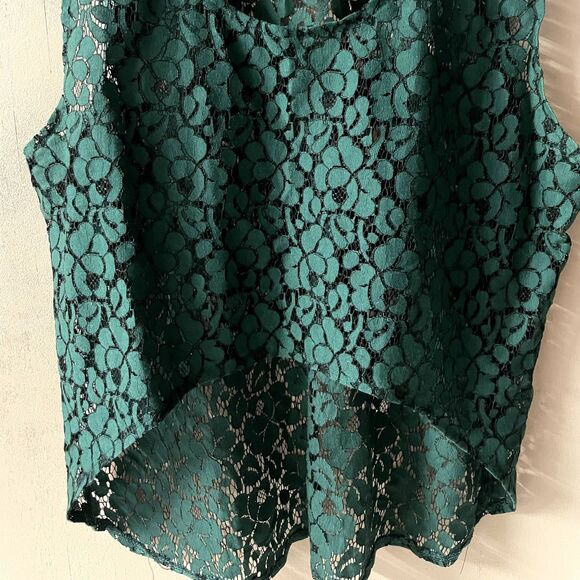 Green Lacey Hi-Low Crop Top Size M EUC - Picture 10 of 10